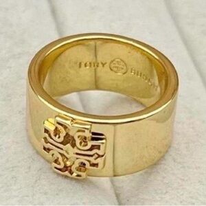 Tory Burch Gold Tone Ring NWT SZ6